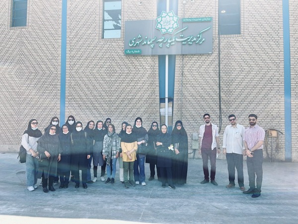 بازدید دانشجویان گروه بهداشت محیط دانشگاه تربیت مدرس از خطوط تفکیک پسماند شهری 