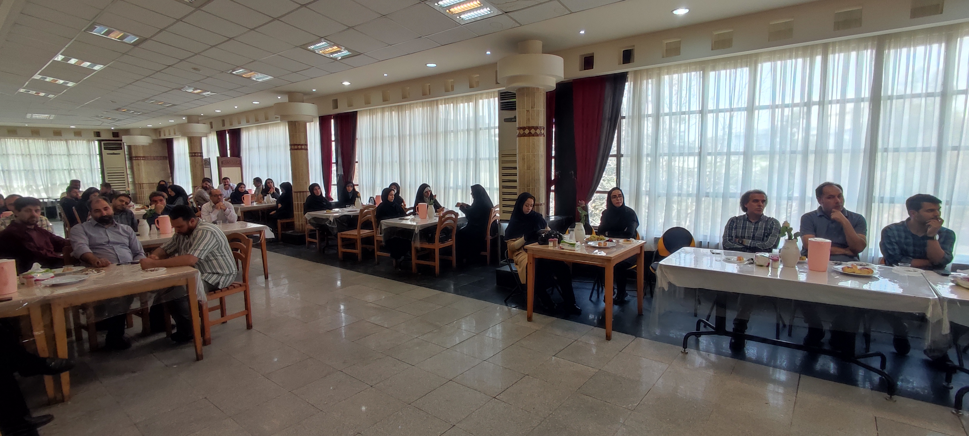 نشست صمیمی مسئولان و کارمندان حوزه معاونت دانشجویی و فرهنگی-اجتماعی